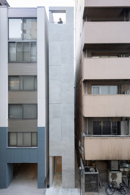 02.Facade_view_Takumi_Ota.jpg