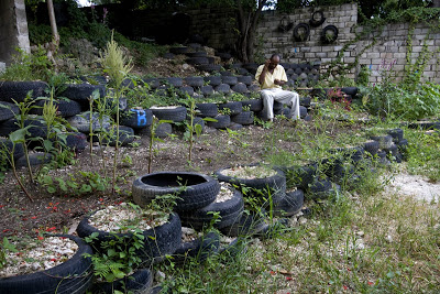 09-07-31-Tire+recycling+10+photo+Logan+Abassi.jpg