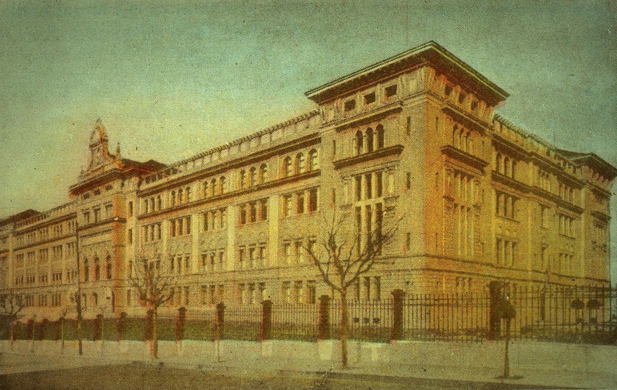 1200px-Edificio_Bernasconi_en_la_d%C3%A9cada_de_1930.jpg