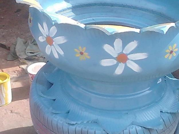1392593398_588409896_3-vaso-de-pneus-e-puffs-Jardinagem-e-Construcao.jpg