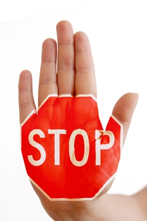 14755097-mano-con-la-senal-de-stop-el-abuso-de-la-violencia-concepto-del-punto-de.jpg