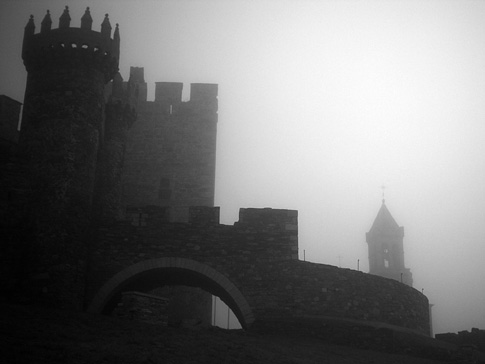 20060715013550-castillo.jpg