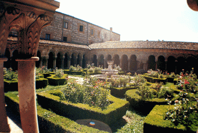 20061220163956-claustro-y-jardin-copia.gif
