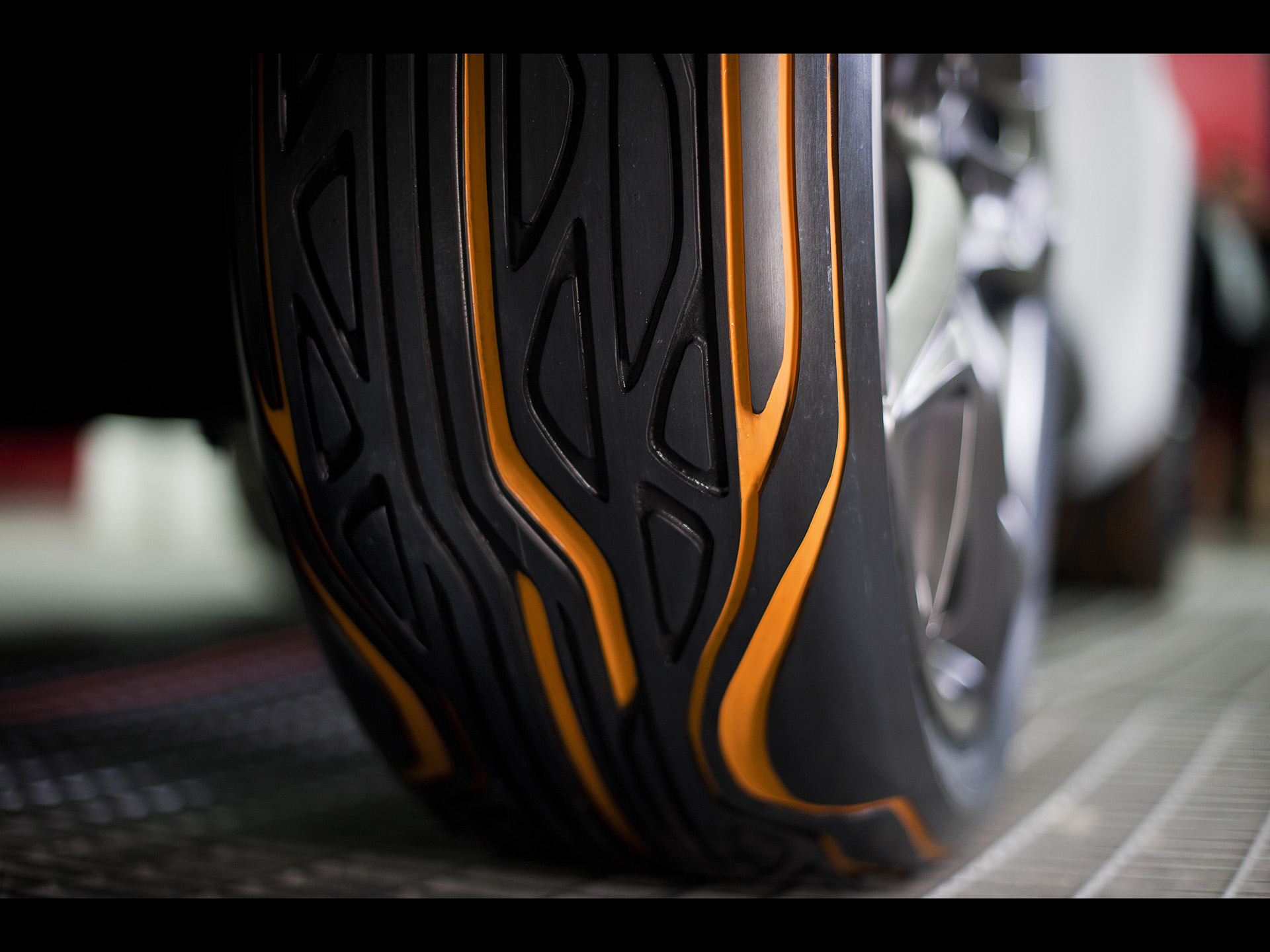 2011-Hyundai-Curb-Crossover-Concept-Tyre-1920x1440.jpg