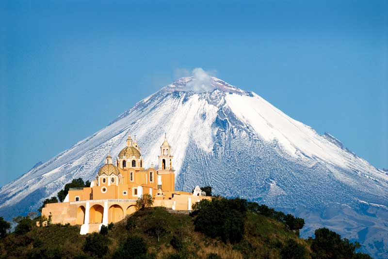 20Senora%20de%20los%20Remedios%20and%20Popocatepetl%20Volcano%20-%20Photo%20by%20SECTUR%20Puebla.jpg