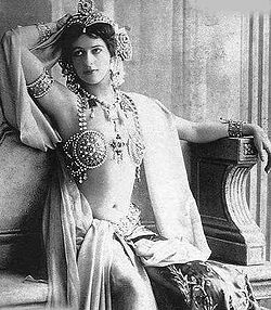 250px-Mata_Hari_13.jpg