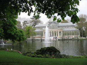 300px-Palacio_de_Cristal_del_retiro_de_Madrid.jpg