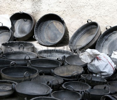 3228518-recycling-reifen-neue-leben-als-riesigen-schalen.jpg