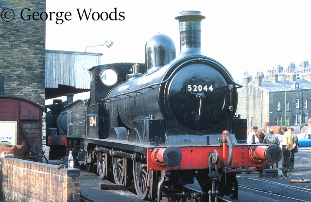 52044-at-Haworth-on-the-KWVR-August-1983.jpg