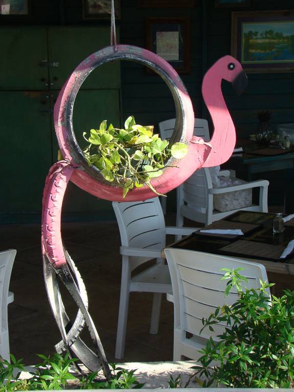 574-arte-reciclavel-um-pneu-virou-flamingo-dsc03928.jpg