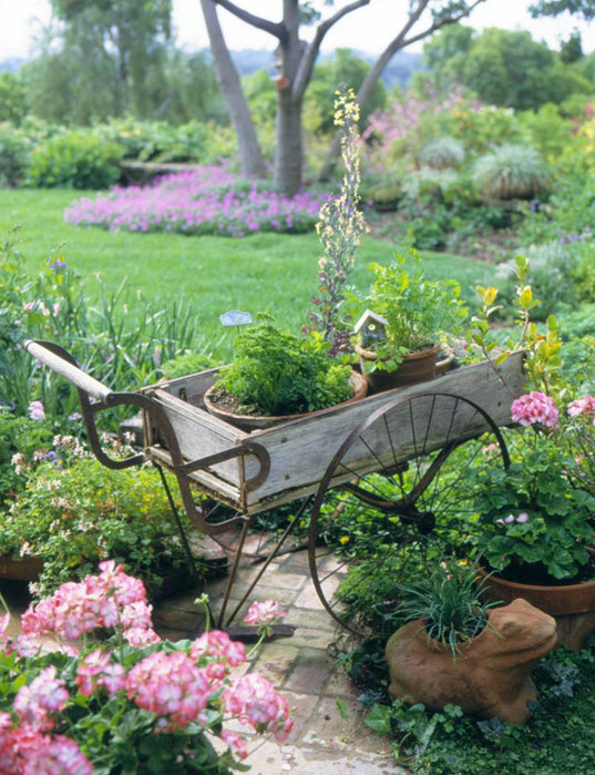 77179831_img_gardendisplay1_ss_lg.jpg