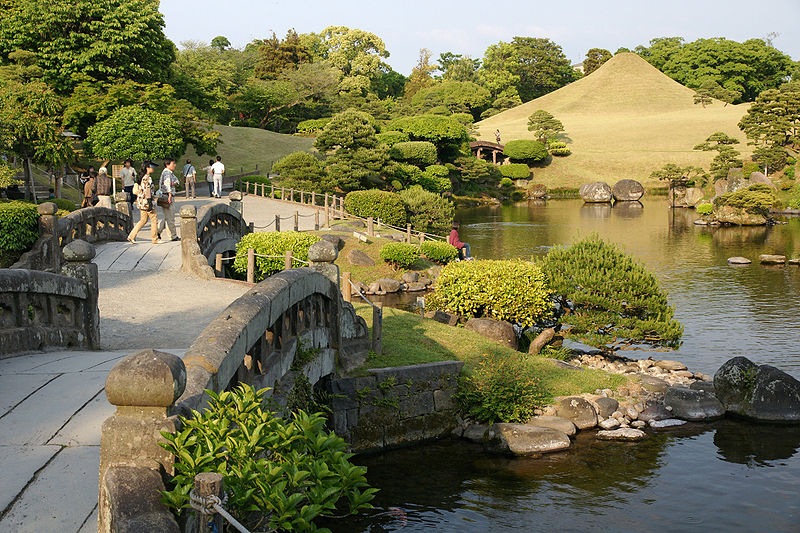 800px-Kumamoto_Suizenji-jojuen01n4272.jpg