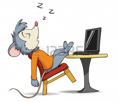 8640303-ilustracion-raton-para-dormir-de-dibujos-animados-en-silla-con-portatil.jpg