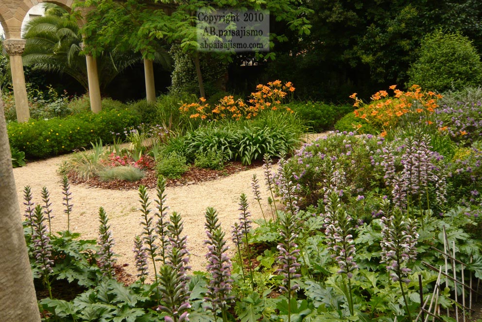 9276d1276676247-el-jardin-de-la-parroquia-detalles-claustrob.jpg