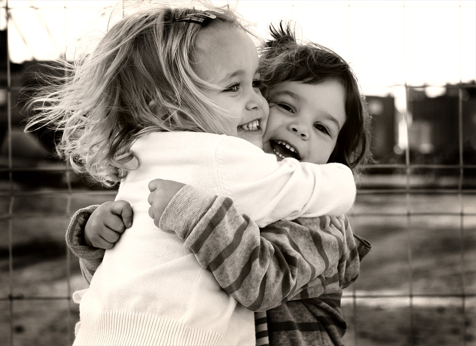 abrazo_amigas.jpg