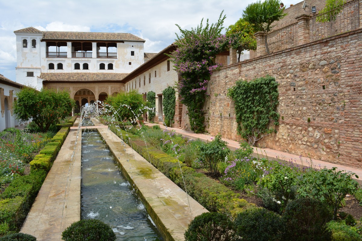 alhambra_castle_granada_spain_alcazaba-719494.jpg