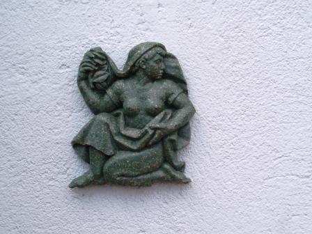 arx1212839143o.jpg