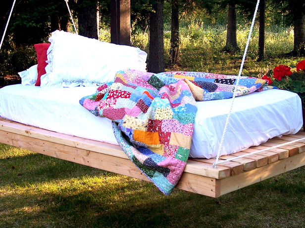 balancin-con-palets-original-Ana-White_hanging-daybed-beauty_s4x3_lg.jpg