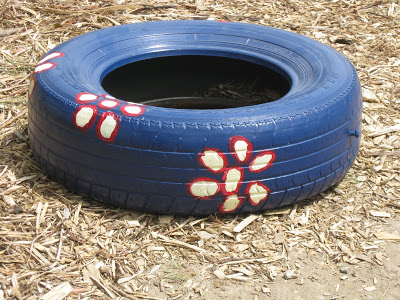 blue+flower+tire+planter+6-20-11.jpg