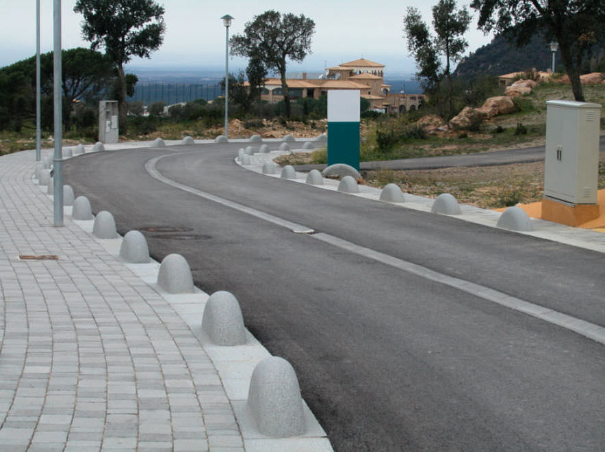 bolardo-de-proteccion-para-espacios-publicos-342356.jpg
