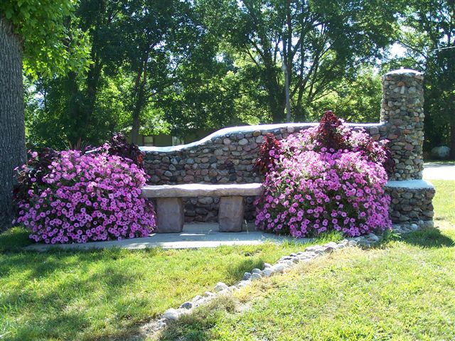 bubble%20gum%20petunia%20planters.jpg