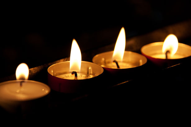 burning-candles-in-the-dark.jpg