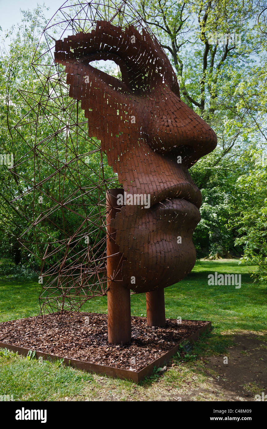 by-el-jardin-de-esculturas-contemporaneas-burghley-house-cerca-de-stamford-cambridgeshire-c48m09.jpg