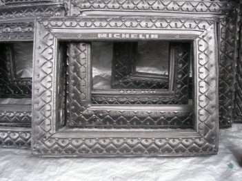 Cadres-en-pneus-Michelin---Marrakech.jpg