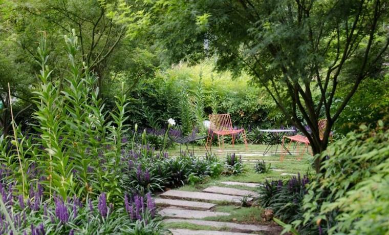 camino-jardin-laminas-piedra-lugar-descanso.jpg