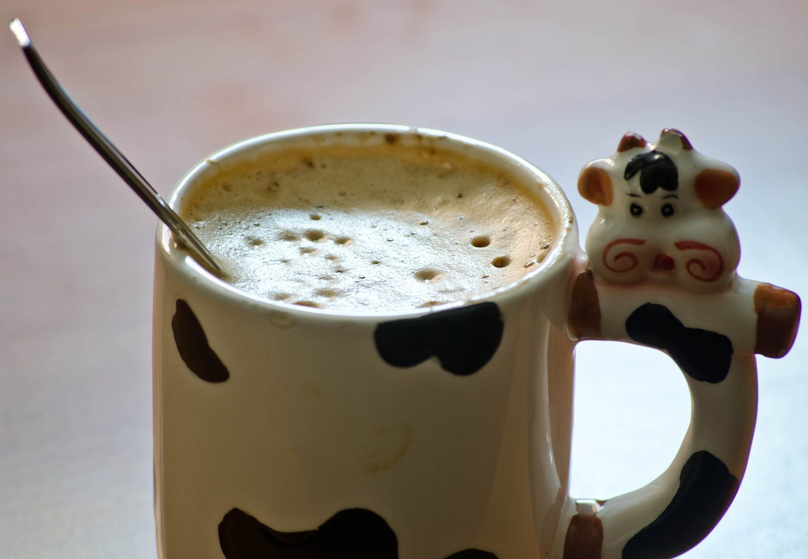 capuccino_en_taza_de_vaca_by_gorrister76-d3f3tca.jpg