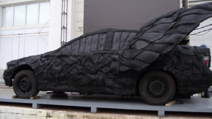 car-art-winged-bmw-made-from-tires-39993-7.jpg