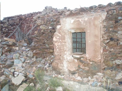 casa_cayendose.JPG