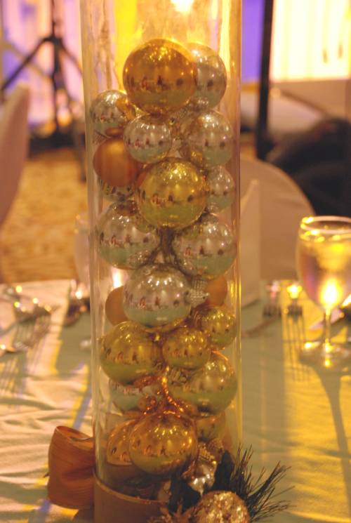 centro-de-mesa-navidad-florero-cristal-bolas.jpg