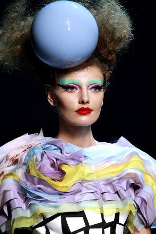 christian_dior___detalles_sombrero+bola.jpg
