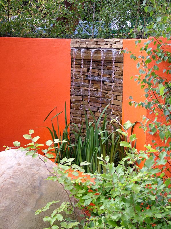 contemporary-water-feature.jpg