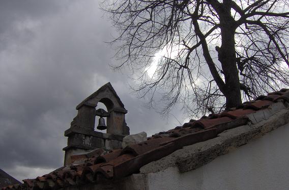 Contraluz_y_campana.JPG