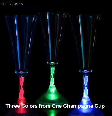 copa-champagne-luminosa-4681748z0.jpg