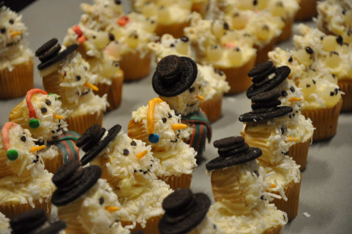 cupcakes_snowmen_food_christmas_xmas_sweet_festive_baked-975024.jpg