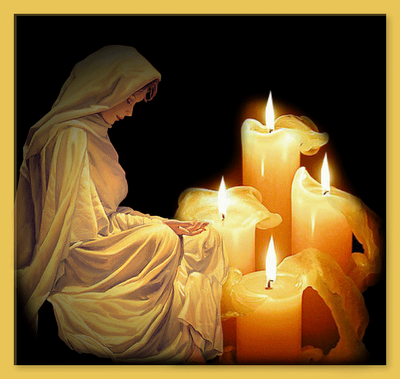 d97866_mujer_con_velas_en_oracion_.png