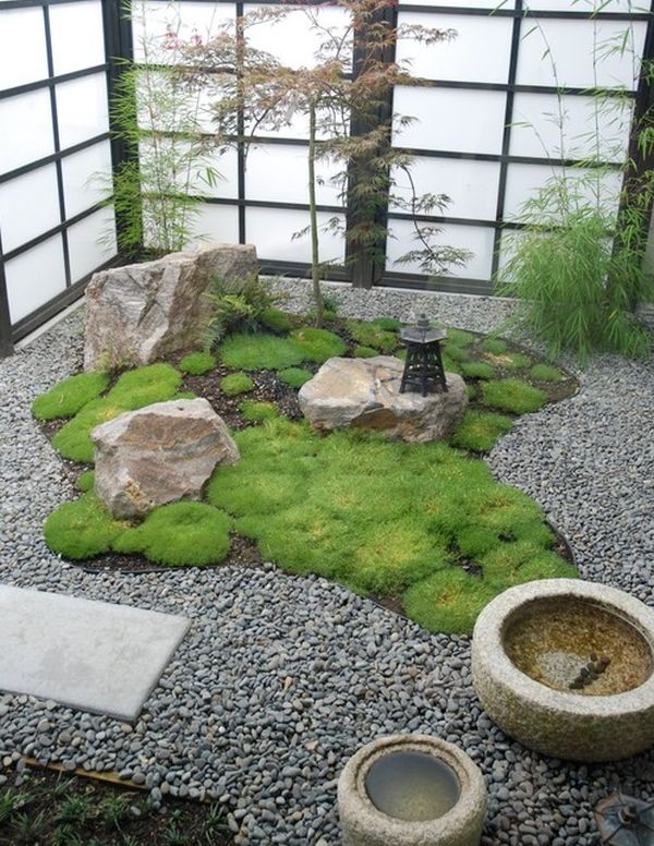 Daft-and-compact-Japanese-garden-with-Shoji-Screens-perfect-for-the-contemporary-home.jpg