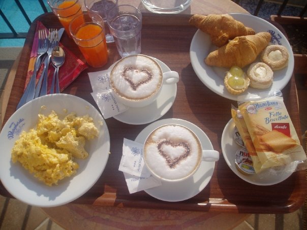 desayuno-corazones.jpg