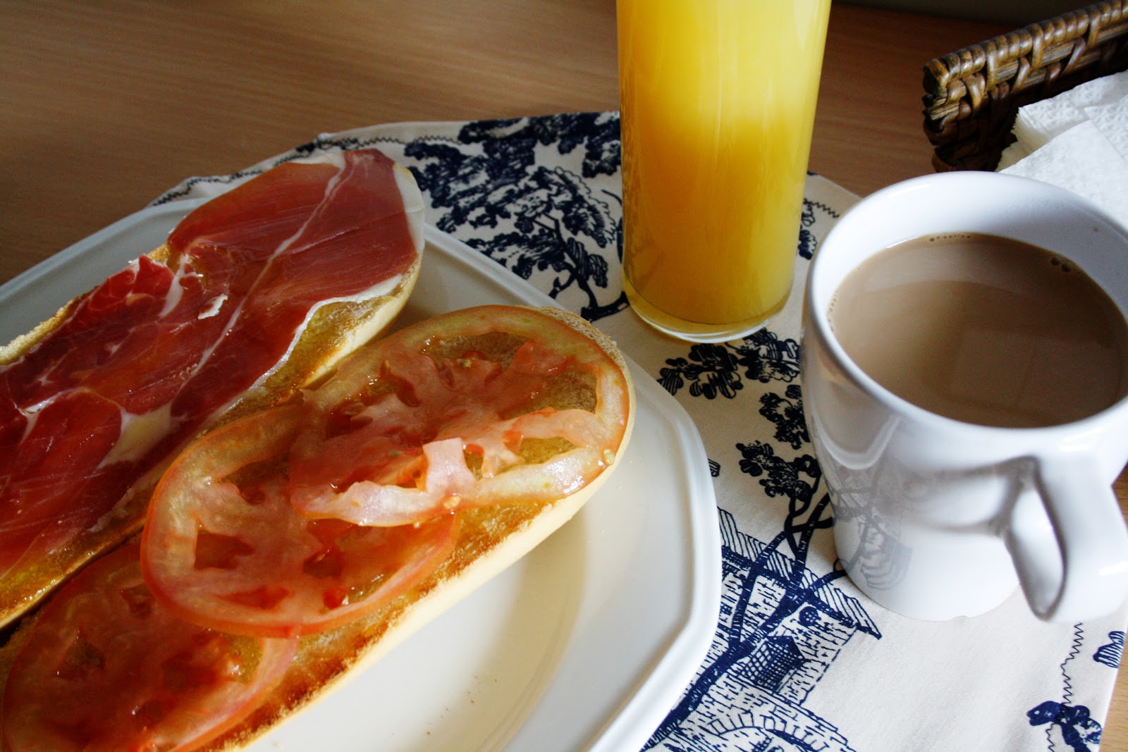 desayuno+espa%C3%B1ol.JPG