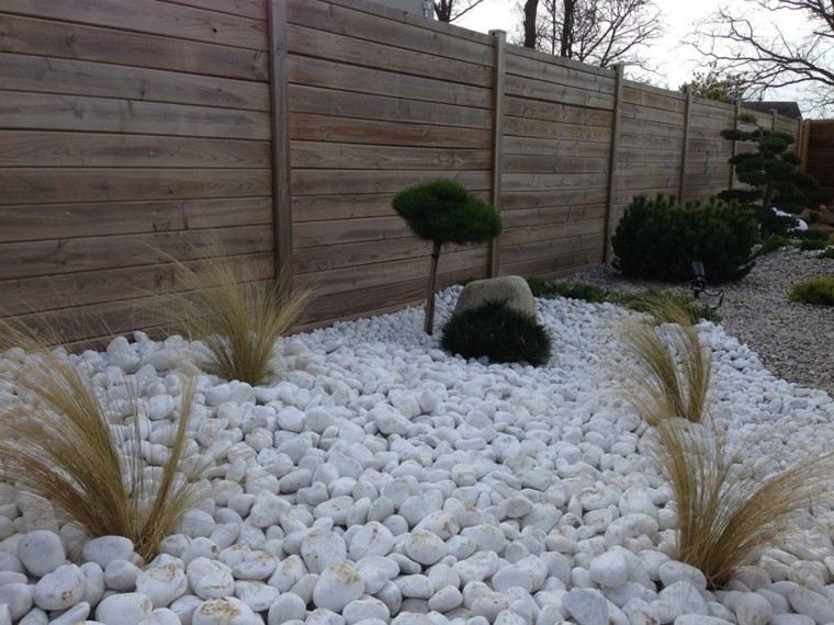 dise%C3%B1o-jardin-peque%C3%B1o-piedras.jpg