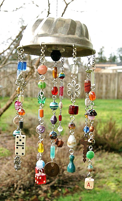 DIY-jello-mold-wind-chime.jpg