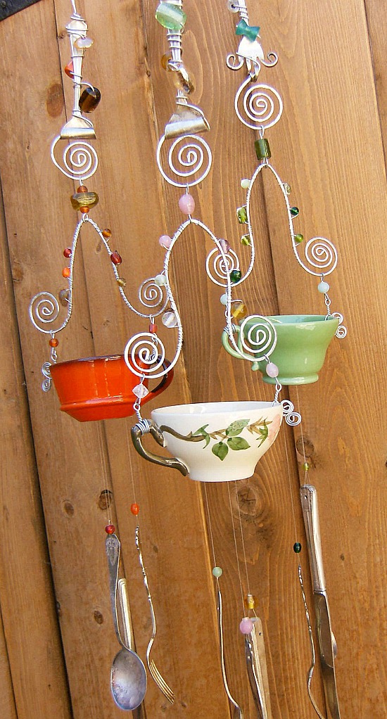 diy-teacup-wind-chimes.jpg