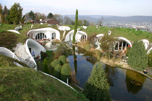 earthship2bg.jpg