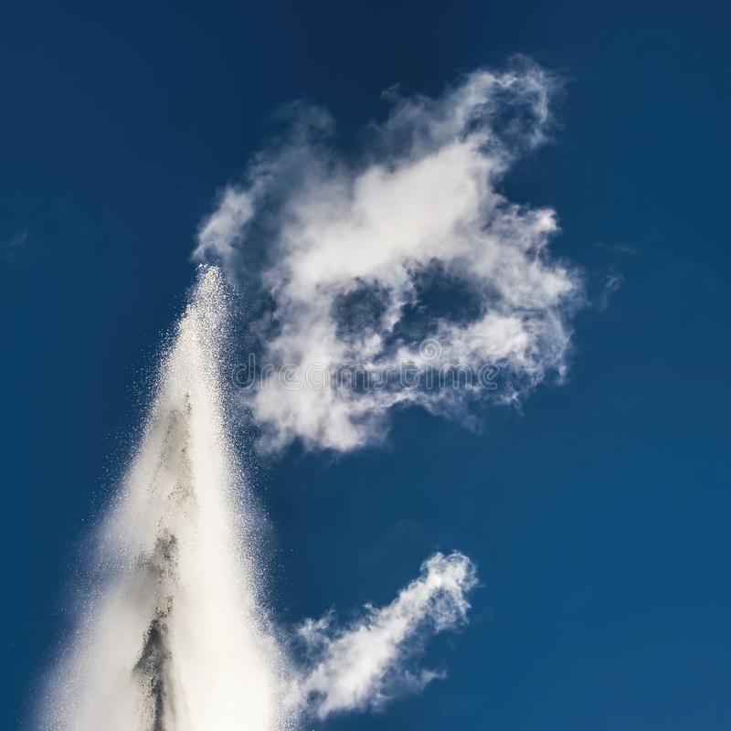 ejemplos-de-pareidolia-modelos-la-nube-136529516.jpg