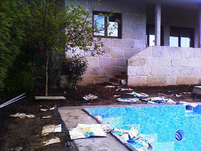 Entrada casa desde lateral.jpg