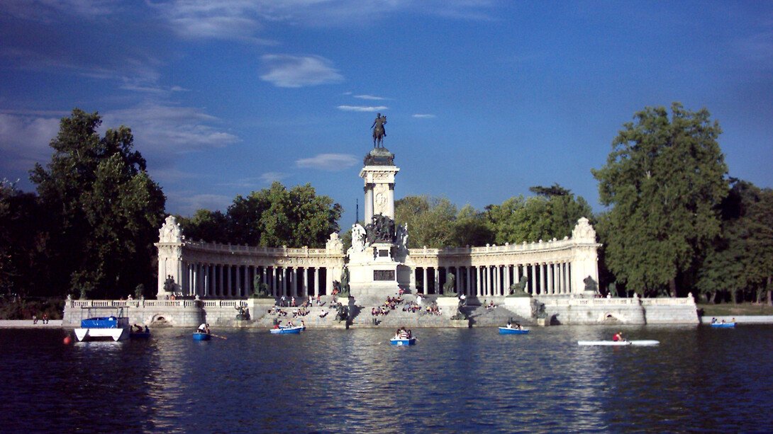 Estanque-del-parque-del-Retiro-Madrid.jpg