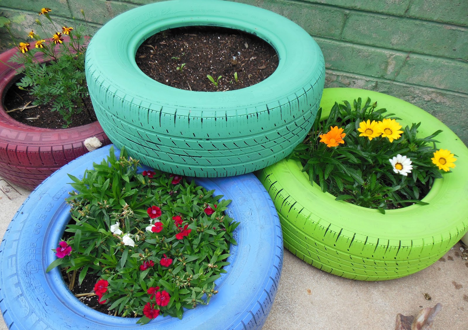 flowers+con+tire.jpg